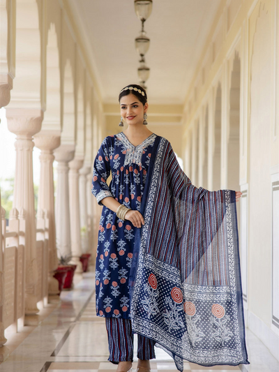 Women Embroidered Kurta and Pant Set With Dupatta