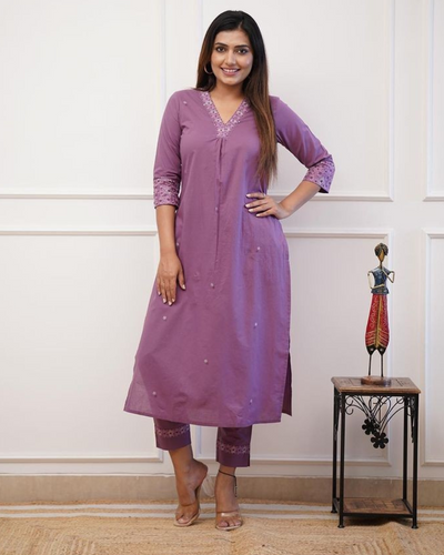 Women Embroidered Rayon Slub Straight Kurta With Pant