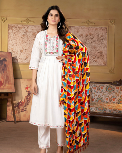 Women's Viscous Chanderi Kurta  With Silk Dupatta Set