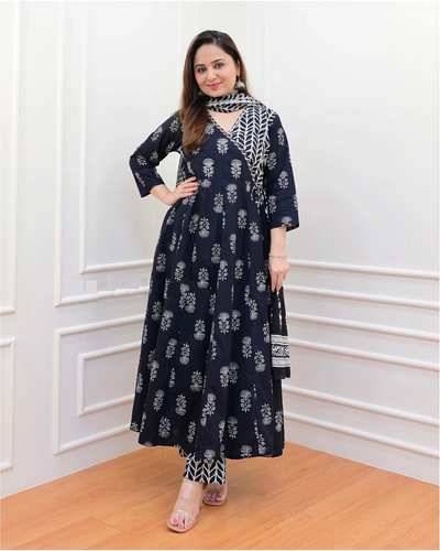 Women Block Printed Kurta Set with Dupatta In Black Color