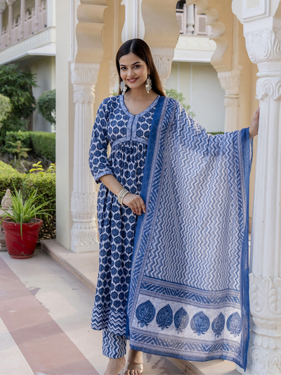 Women Rayon Kurta Pant Dupatta Set